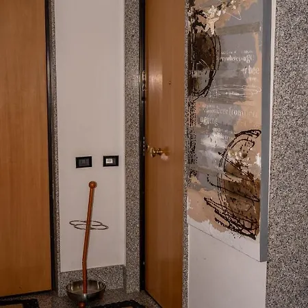 Chantal's House Apartman *
