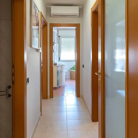 Chantal's House Apartman