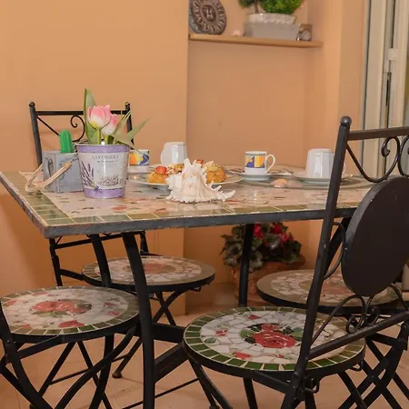 Chantal's House Apartmán