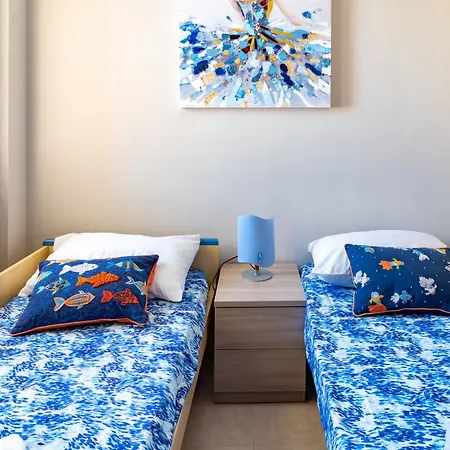 Chantal's House * Latina